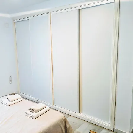 Lorcrimar V, Apartment *